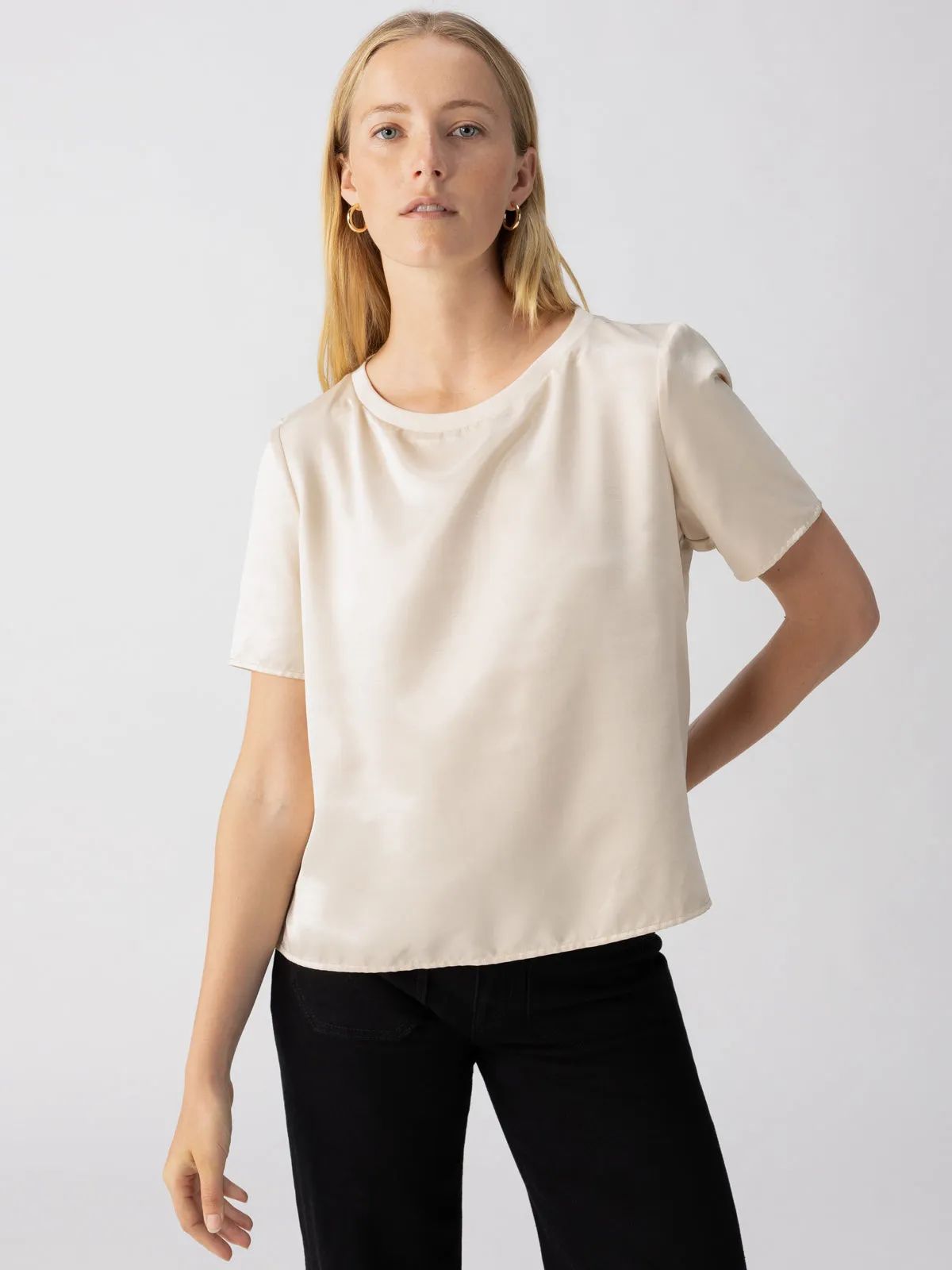 Timeless Satin Tee Toasted Almond